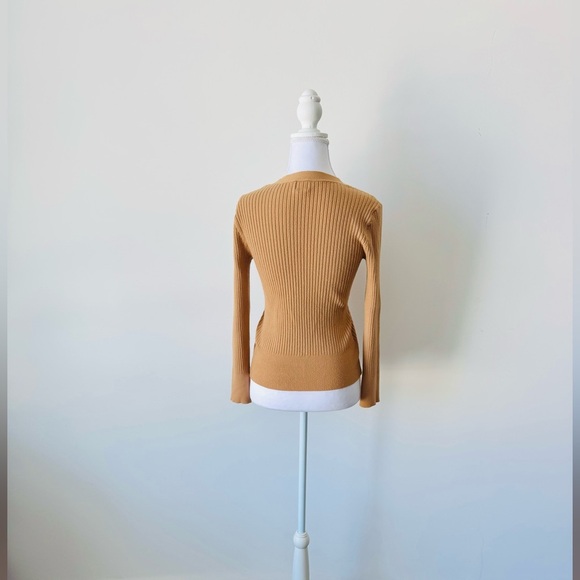 Camel Ribbed V-Neck Cardigan 🤎 - Picture 5 of 6